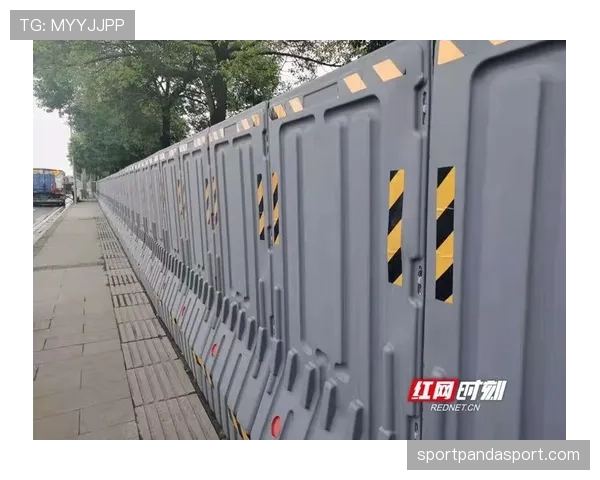 阻挡和带球撞人区别的核心规则与判定逻辑解析